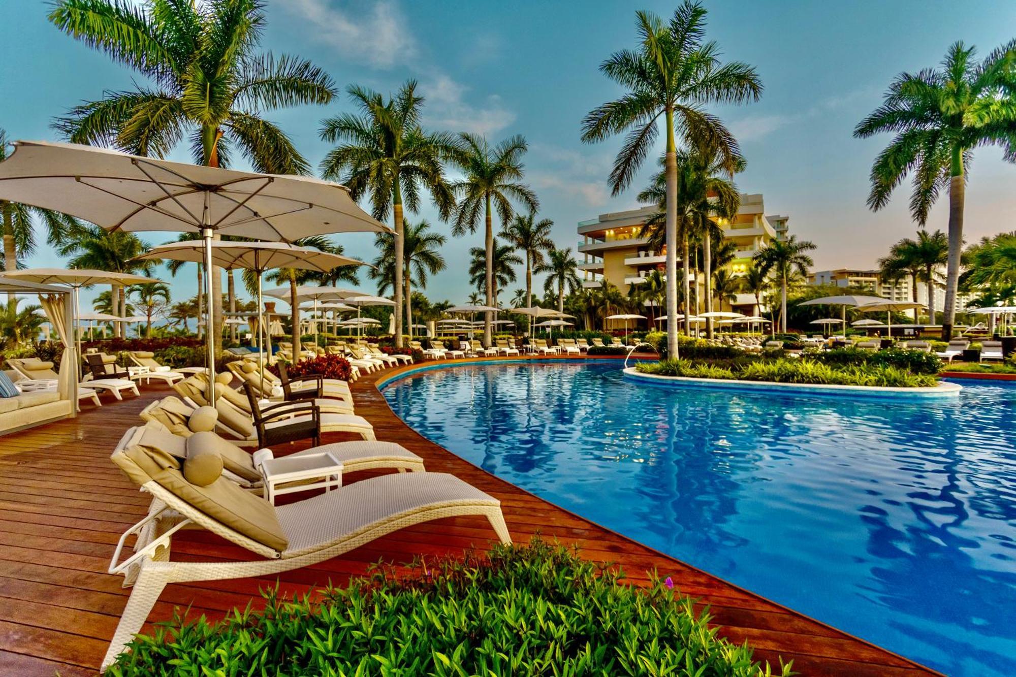 Grand Luxxe Two Bedroom Suite - Nuevo Vallarta Exterior photo